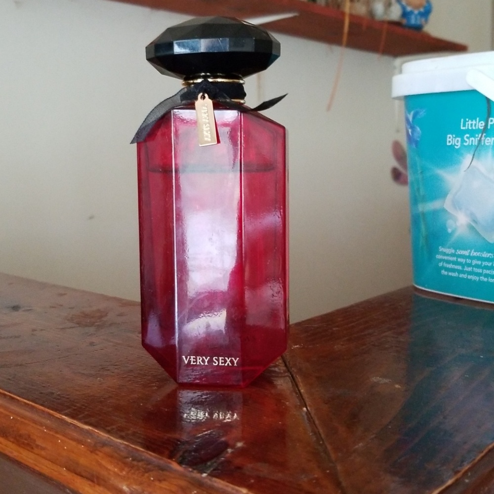 Very Sexy 3.4 oz perfume!